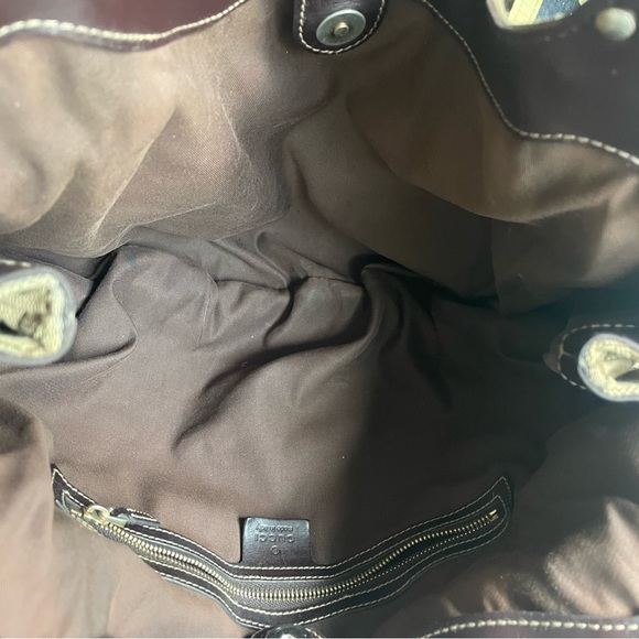 **SOLD** Authentic Vintage Gucci shoulder bag - Picture 8 of 8
